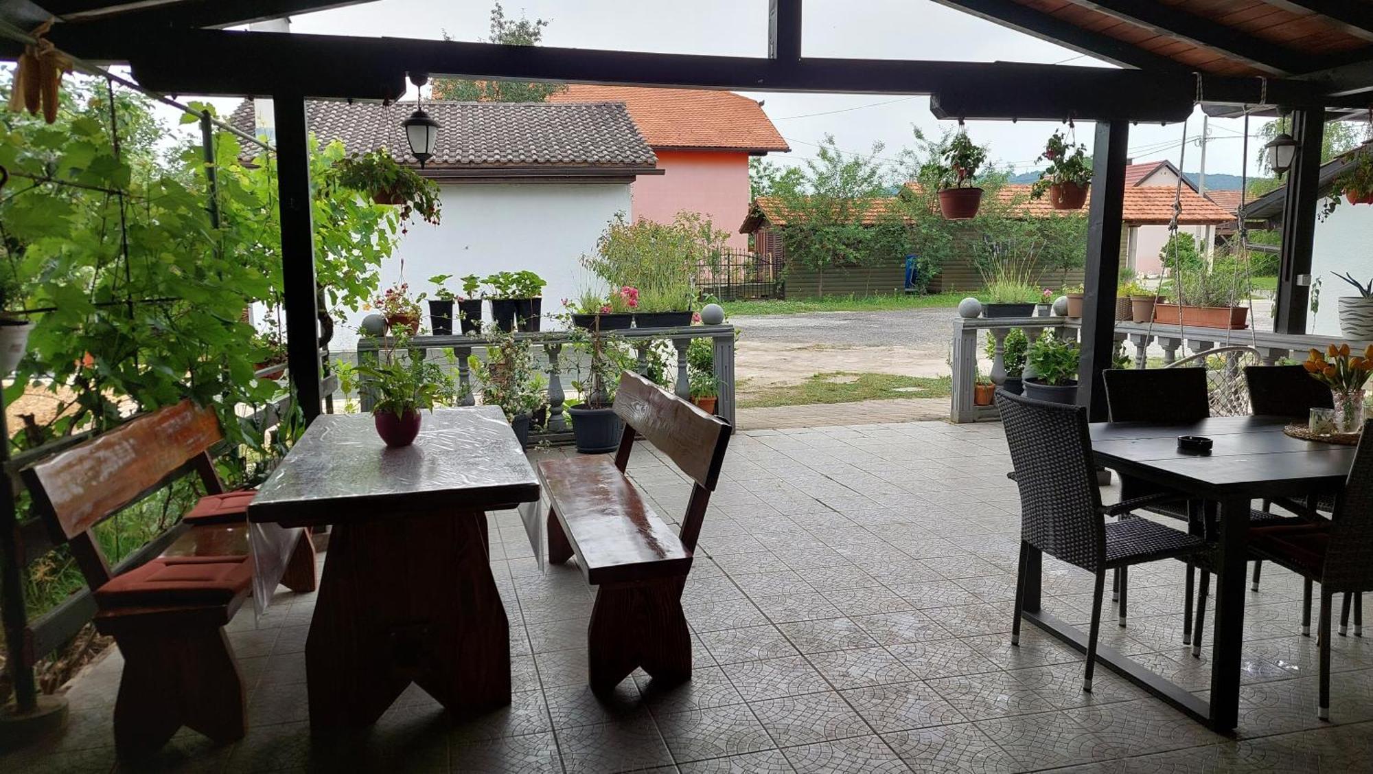 Appartement Kod Ane à Belavici Extérieur photo